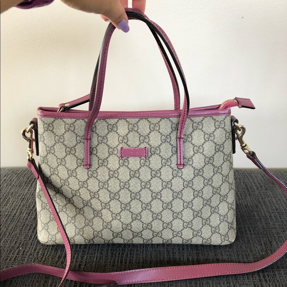 Gucci Handbags - ❤️SOLD❤️